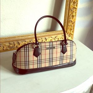 Burberry purse